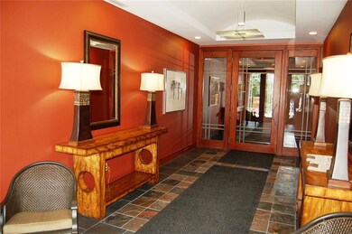 5859 Beacon St unit 303, Pittsburgh, PA 15217 - photo 4