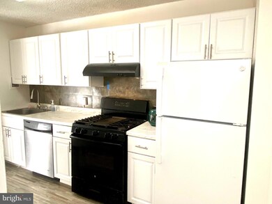 Radnor House unit 402, Bryn Mawr, PA 19010 - photo 3