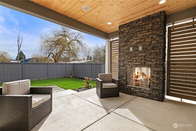 1041 Lindenberger Ln, Enumclaw, WA 98022 - photo 2