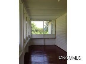 AMAZING screened porch