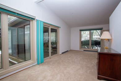 4025 Bluebird Ln, Rolling Meadows, IL 60008 - photo 4