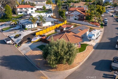 22671 Calcutta Dr, Canyon Lake, CA 92587 - photo 2