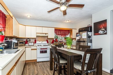 106 Margin St, Salem, MA 01970 - photo 3