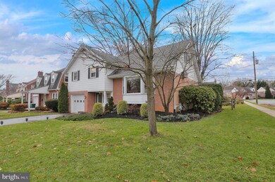 522 Jefferson Blvd, Reading, PA 19609 - photo 2