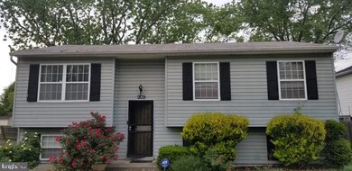 909 Drum Ave, Capitol Heights, MD 20743 - photo 2