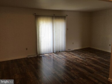 952 E Maple St unit B, Palmyra, PA 17078 - photo 3
