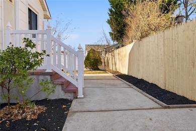 26 Wilshire Dr, North Babylon, NY 11703 - photo 5