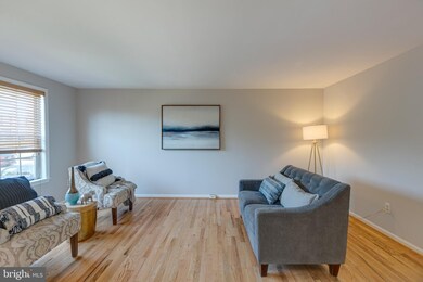 13834 Fount Beattie Ct, Centreville, VA 20121 - photo 7