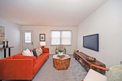 11995 Wincanton Dr, Cincinnati, OH 45231 - photo 6