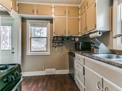 1313 57th St, Des Moines, IA 50311 - photo 6