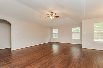 9808 Woodhollow Dr, Conroe, TX 77385 - photo 4