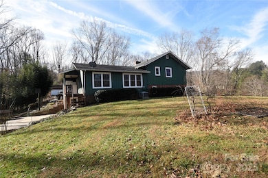 119 Pleasant Hill Cir, Waynesville, NC 28786 - photo 3