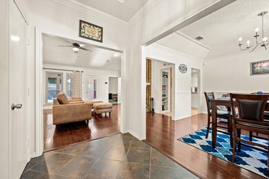 1112 Timber View Dr, Bedford, TX 76021 - photo 3