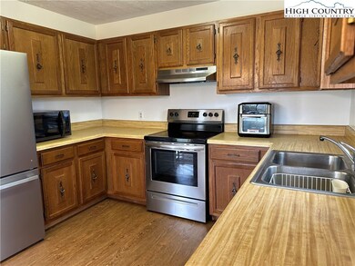 143 River Ridge Dr, Burnsville, NC 28714 - photo 3