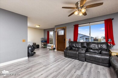 04-Living Room-DW-2419-Edit