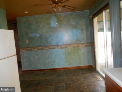 512 Anderson Ave, Folsom, PA 19033 - photo 5