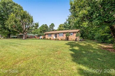 3111 Eastway Dr, Statesville, NC 28625 - photo 4