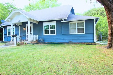 609 E 11th St, Bonham, TX 75418 - photo 3