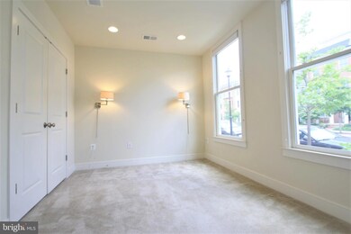 810 N Alfred St, Alexandria, VA 22314 - photo 3