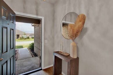 629 E Fairway Lake Dr, Alvin, TX 77511 - photo 2