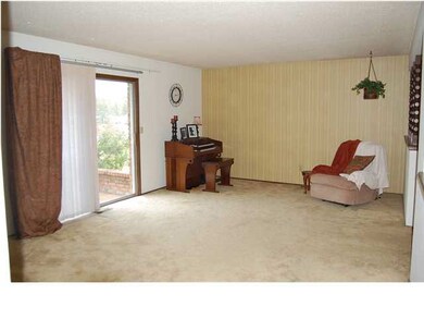 EXTRA LARGE living room! Perfect for entertaining.