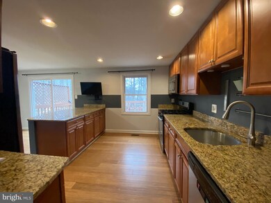 7621 Fallswood Way, Lorton, VA 22079 - photo 6