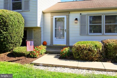 2567 Viking Dr, Herndon, VA 20171 - photo 4