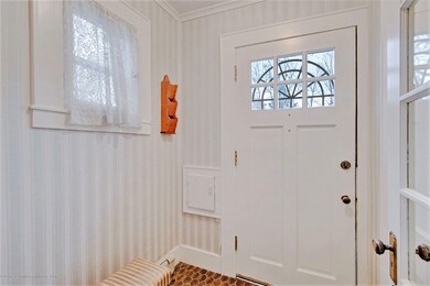 1131 S Genesee Dr, Lansing, MI 48915 - photo 2