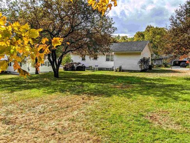 304 Gilman Ave, Saint Johnsbury, VT 05819 - photo 4