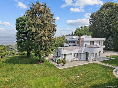 43 Matthiessen Park N, Irvington, NY 10533 - photo 4