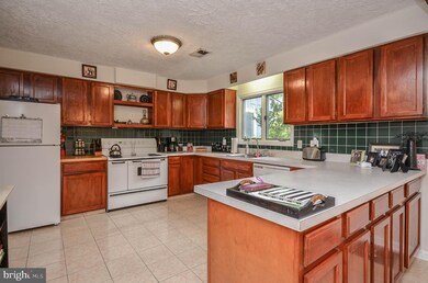 7912 Railroad St, Dunn Loring, VA 22027 - photo 7