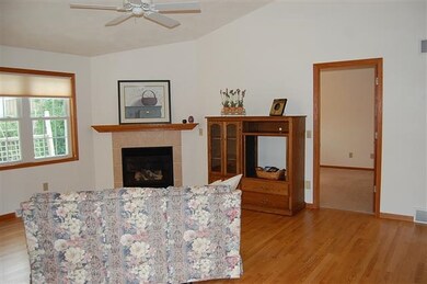 384 Sterling Dr, Oregon, WI 53575 - photo 2