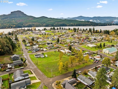 287 E 3rd St, Lowell, OR 97452 - photo 2