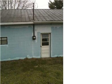 109 N Burnetta St, Elnora, IN 47529 - photo 3
