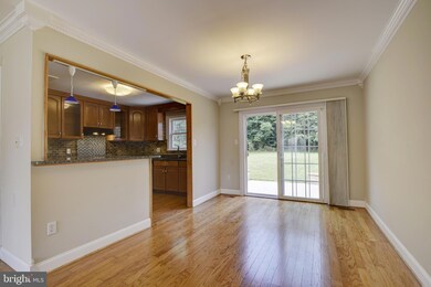 12816 Fantasia Dr, Herndon, VA 20170 - photo 4