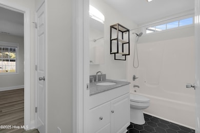 204 Two Oaks Ct, Newport, NC 28570 - photo 6