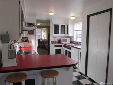 524 Fidalgo St, Sedro Woolley, WA 98284 - photo 5