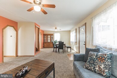 422 Edgewood Ave, Folsom, PA 19033 - photo 6