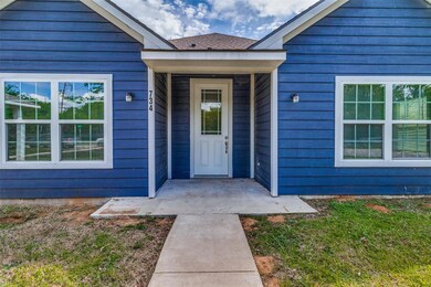 734 W Hanna St, Denison, TX 75020 - photo 2