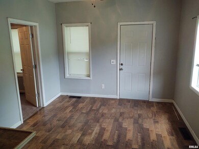 926 10th Ave, Rock Island, IL 61201 - photo 4