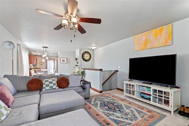 703 G Ave NW, Cedar Rapids, IA 52405 - photo 3