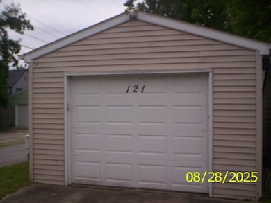 121 S Wisconsin St, Hobart, IN 46342 - photo 2