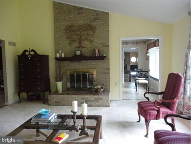 13007 Heil Manor Dr, Reisterstown, MD 21136 - photo 3