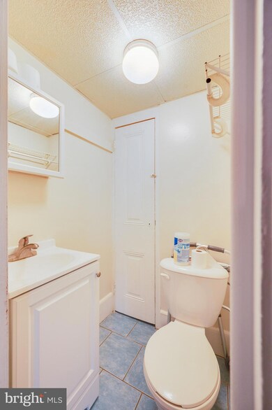 1221 N 9th St, Reading, PA 19604 - photo 3