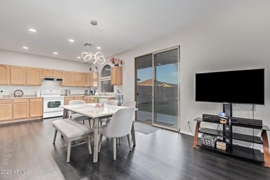 09 Sunland 828