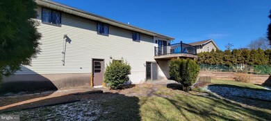 948 W Livingston St, Whitehall, PA 18052 - photo 4