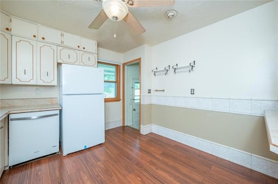 803 E 12th Street Place N, Newton, IA 50208 - photo 6