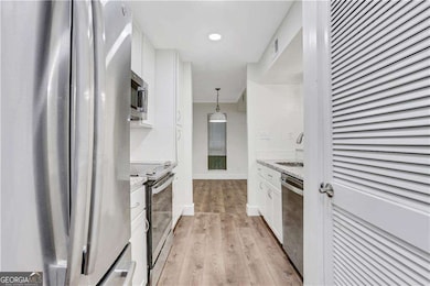 206 Tuxworth Cir, Decatur, GA 30033 - photo 5