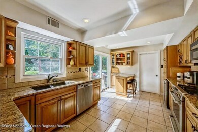 07_21GirardSt_2009_LowRes