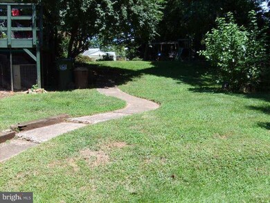 7135 Ellison St unit LOWER LEVEL #2, Falls Church, VA 22046 - photo 2